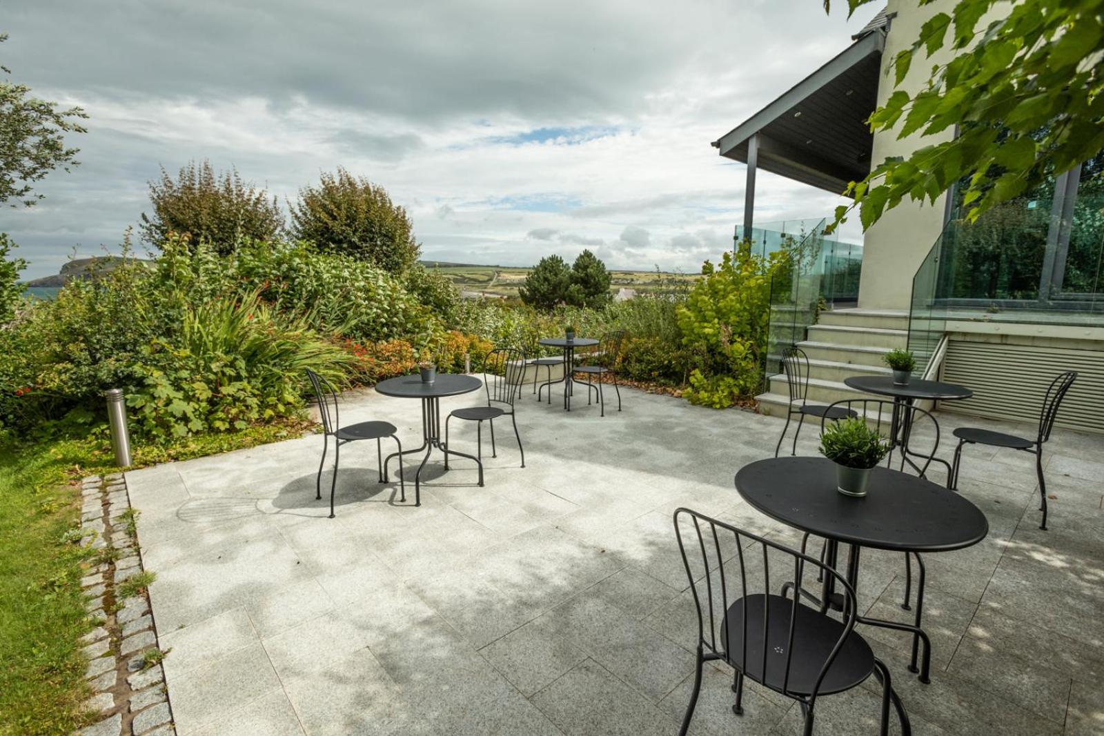 Ecton House Bed & Breakfast Newport  Exterior photo